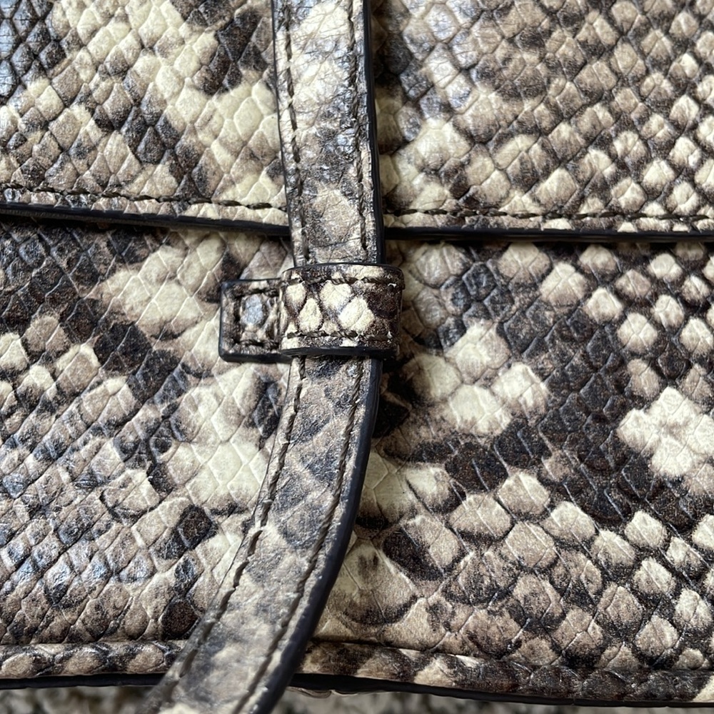 Banana Republic snakeskin Italian leather shoulder bag - Picture 2 of 8